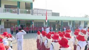 Upacara HUT RI ke-81 di SD Almadany Dipimpin Ketua PRM Kedanyang
