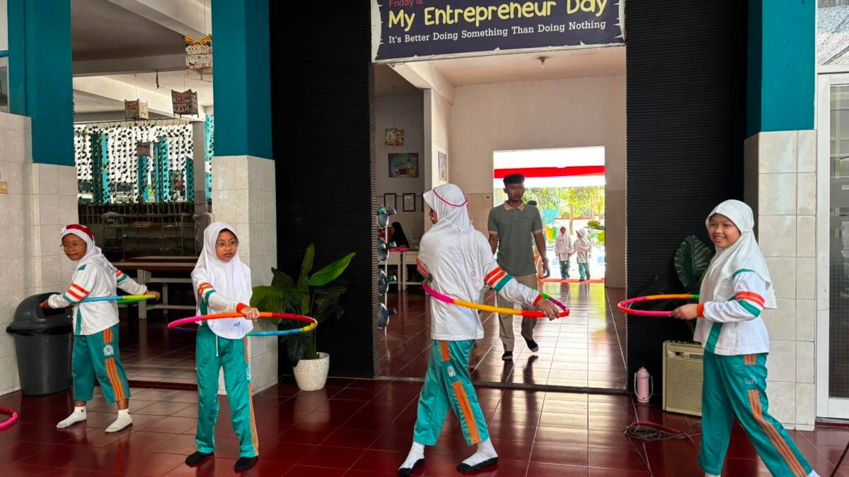 Warna-Warni Kemerdekaan di Mugeb Primary School, Gelorakan Kebersamaan Lewat Aksi Unik dan Edukatif