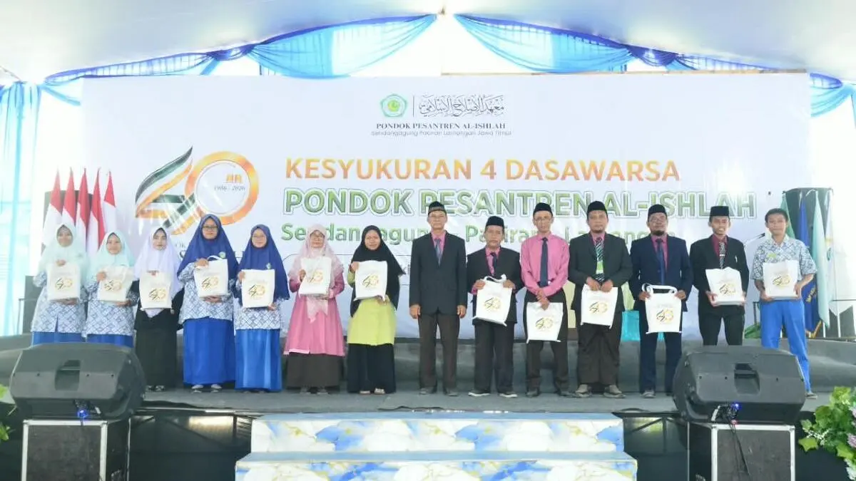 Ada Penghargaan bagi Penulis di Puncak Kesyukuran 40 Tahun Pondok Al-Ishlah