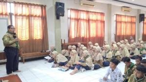 Adab Bergaul di Era Digital Jadi Bekal Siswa Kelas VI SD Muhammadiyah Manyar