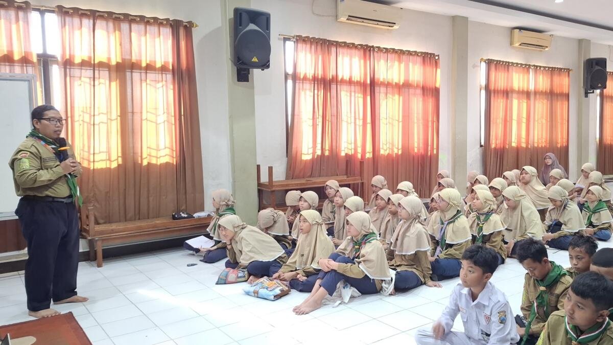 Adab Bergaul di Era Digital Jadi Bekal Siswa Kelas VI SD Muhammadiyah Manyar