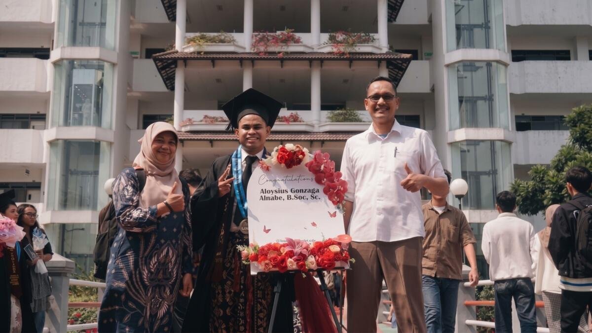 Aloysius Gonzaga Alnabe, Wisudawan Terbaik UMM yang Menemukan Indahnya Toleransi