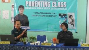 Anak Mudah Terdistraksi Gadget, MI Megah Bekali Orang Tua Strategi Mengatur Gawai Tanpa Konflik