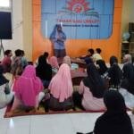 Menilik Antusiasme Siswa Warnai Game “Bongkar Sampul, Tebak Judul” di Spemdalas Literacy