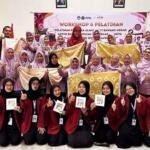 Berdayakan Kelompok Tani Wanita, Mahasiswa PPG UMM Kenalkan Pewarna Alami Limbah Kulit Bawang