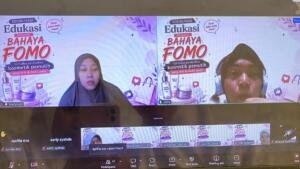 D3 Farmasi Umla Edukasi Siswa SMAN 1 Sidayu tentang Bahaya Fomo Beli Kosmetik Viral