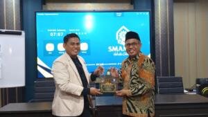 Dari Smamda untuk Gorontalo, Mahfud Harim Bawa Pulang ‘Koper’ Penuh Ilmu
