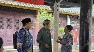 Delegasi Majelis Dikdasmen dan PNF PP Muhammadiyah Infak ke Masjid Tertua di Guangzhou