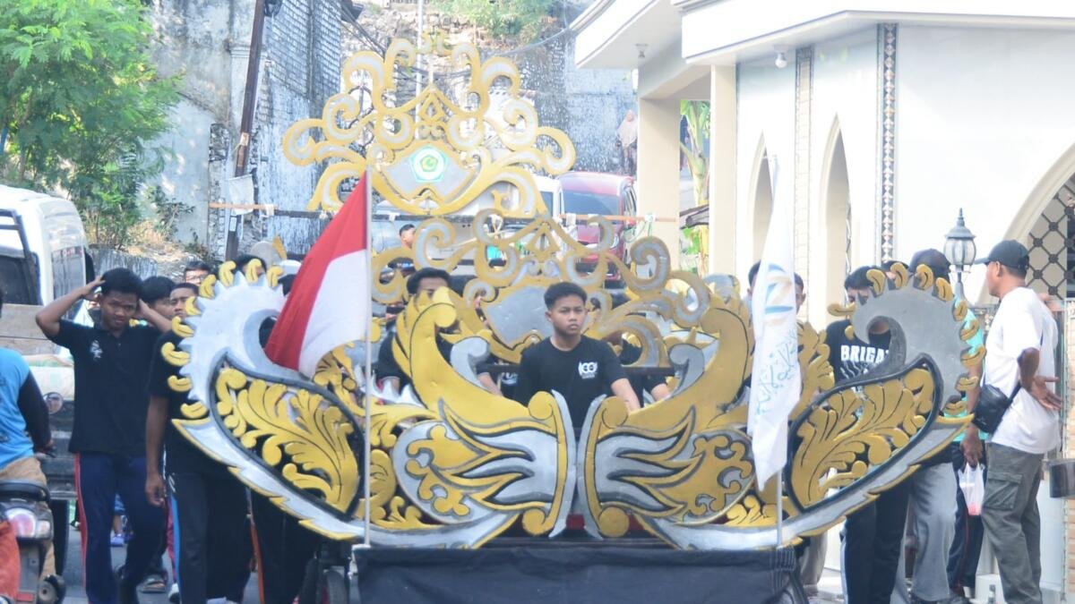 Dentuman Tongklek Getarkan Masyan 4 Dasawarsa Al-Ishlah, 25 Santri Pimpinan Reza Bikin Lorong Kampung Bergemuruh