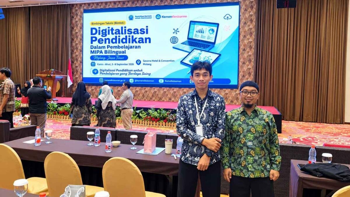 Dua Guru SD Muhammadiyah 1 Ngadiluwih Hadiri Bimtek Digitalisasi Pembelajaran MIPA Bilingual