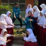Edukasi Gerakan Penghijauan, Mahasiswa KKN UMG Ajak Siswa SDN Ngabar Peduli Lingkungan