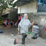 Guru dan IPM SMPM 12 Paciran Rutin Gelar Jumat Bersih, Bangun Rasa Memiliki Lingkungan Sekolah