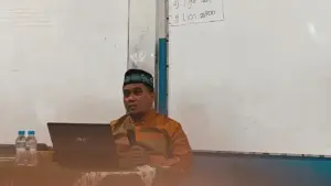 Guru dan Karyawan SDM 18 Surabaya Pelajari Tata Cara Salat Jenazah