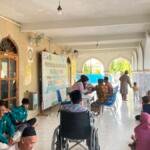 Guyonan “Manusia Jompo” Warnai Pendampingan KKN-T UMG pada Medical Check Up Lansia