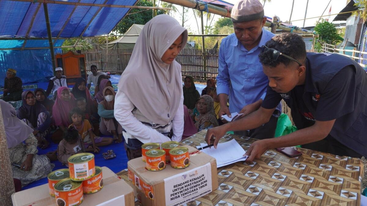 Hapus Air Mata Penyintas, Muhammadiyah Salurkan Bantuan Operasional dan 1.400 Paket Rendangmu