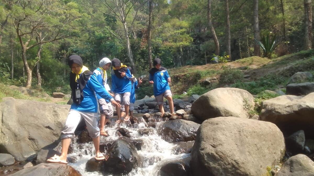 Hari Ketiga LDKS Spemsaga, Siswa Belajar Kepemimpinan lewat Susur Sungai