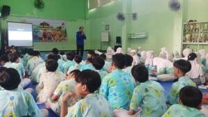 IPM Sekolah Kreatif Baratajaya Belajar Jadi Penggerak Mitigasi Bencana
