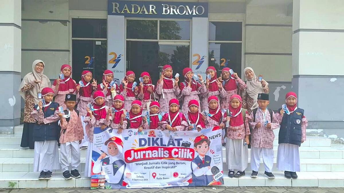 Jurnalis Cilik SD Mutu Paiton Mengintip Dunia Media di Radar Bromo