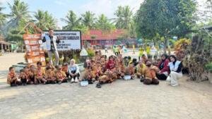 Kenali Usia Sampah, Tanamkan Peduli Lingkungan di SD Negeri 1 Sumberasri