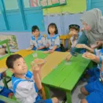 Gerak, Bernyanyi, lalu Bikin Donat: Keseruan TK Putra Pertiwi di SD Mumtaz