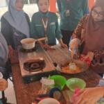 KKN Prodi Gizi UMG Kenalkan “Jaserin”, Olahan Jamu Jahe Instan untuk Keluarga