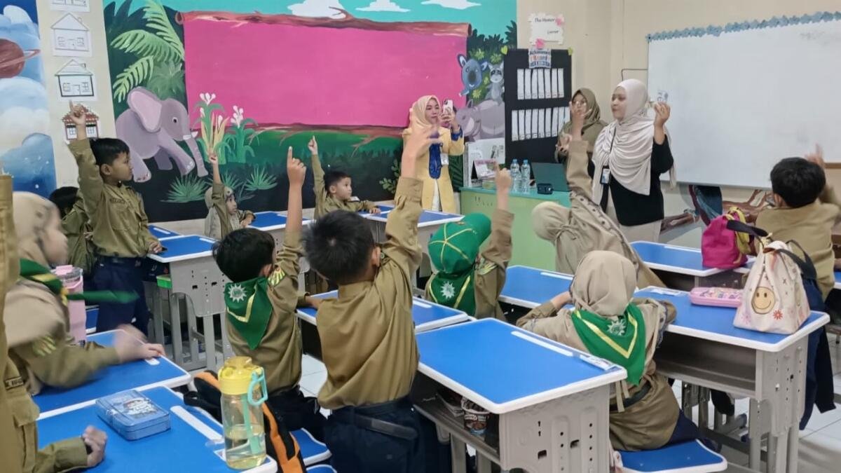Orang Tua Mengajar, Siswa Kelas 1 ICP-1 SD Musix Belajar Mengelola Uang Saku