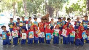 Kreasi Gambar Berhias Tanaman Warnai Siswa Kelas Alam Sekolah Inovatif Jagir