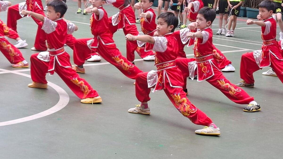 1.700 Siswa, 18 Etnis, dan Dua Salam di Pintu Shi Hui Min School Guangzhou