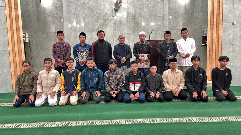 Ponpes Asy-Syifa’ Lepas Kontingen KSMN Menuju Malang, Membawa Semangat dan Akhlak