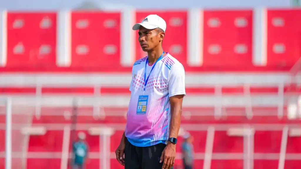 Sepak Bola yang Belum Selesai di Hati Aris Budi Prasetyo