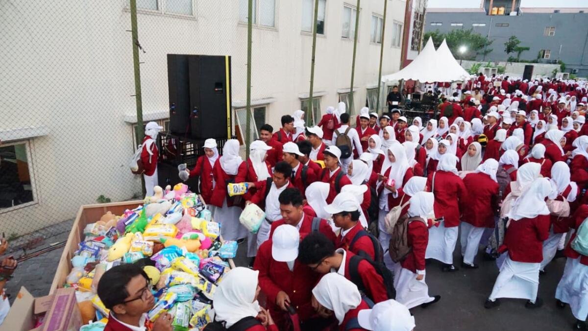 Belajar Peduli dari Pembalut, Popok, dan Boneka
