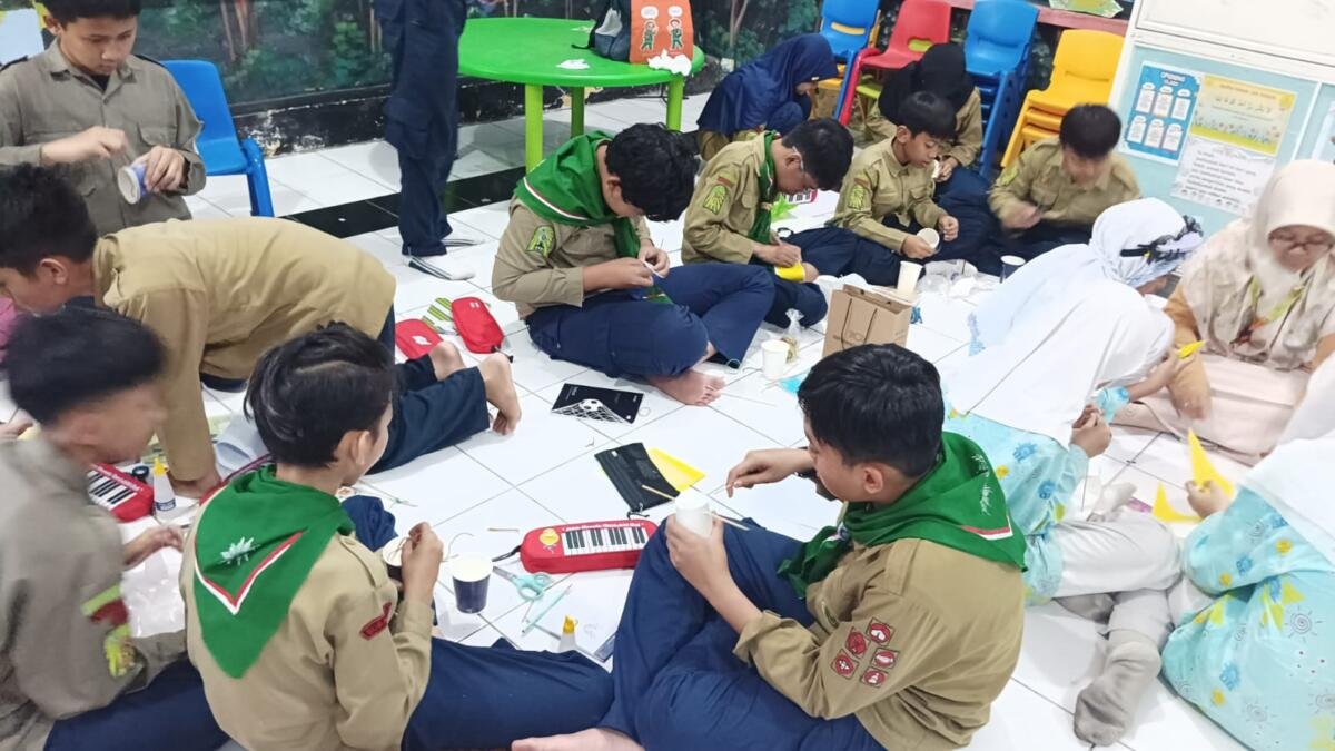 Saat Roket Jadi Permainan Sains Siswa Sekolah Kreatif Baratajaya
