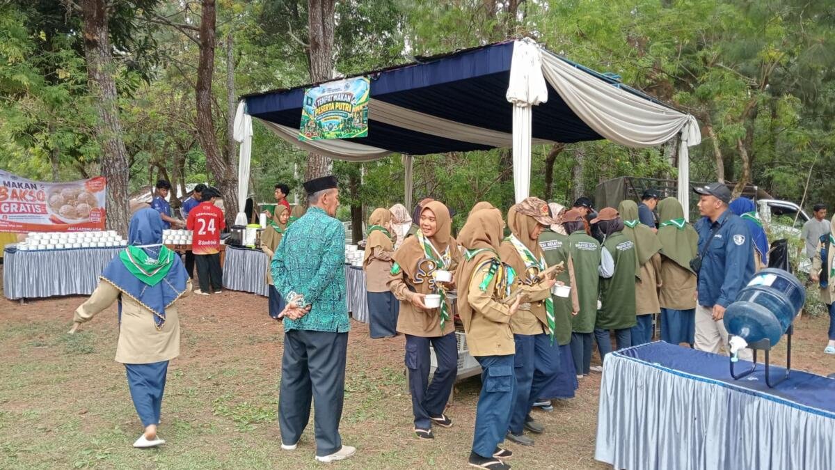 Lazismu Jatim Bagikan Ribuan Bakso Gratis di KSM Nasional ke-2