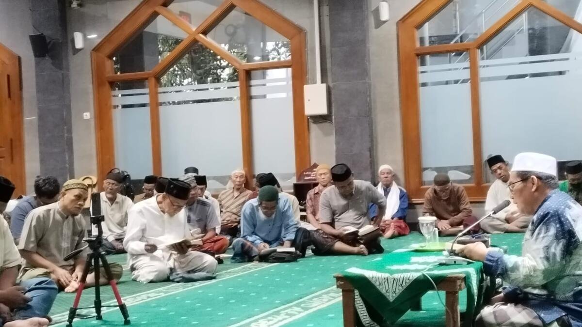 Kajian Masjid Al Ikrom Wage: Perbanyak Selawat, Hidupkan Zikir di Sepertiga Malam