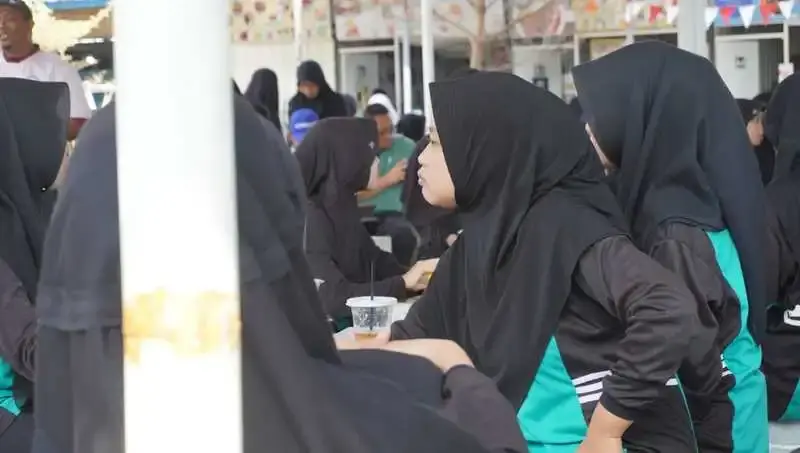 Harap-Harap Cemas Peserta Jalan Sehat Menanti Hadiah Undian