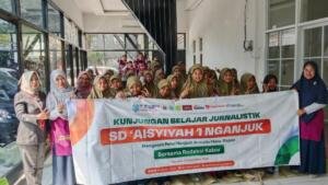 Kenalkan Dunia Jurnalistik Sejak Dini, SD Aisyiyah 1 Nganjuk Gelar Kunjungan Belajar