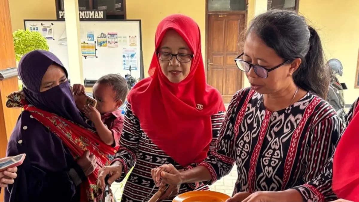 UMS Bekali Ibu Keterampilan Olah MPASI Berbahan Lele untuk Cegah Tengkes
