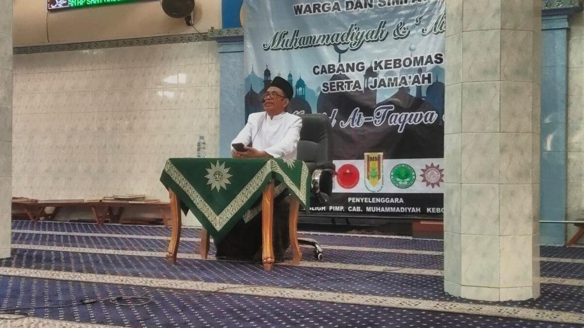 Pengajian Ahad Pagi: Mengetuk Pintu Langit, Memperbaiki Hubungan di Bumi