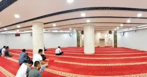 Masjid yang Menjadi Oase di Tengah Mal