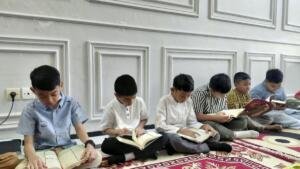 Hafidz/Hafidzah Day Mugeb Primary School, Belajar Al-Qur’an dan Karakter dari Rumah Teman