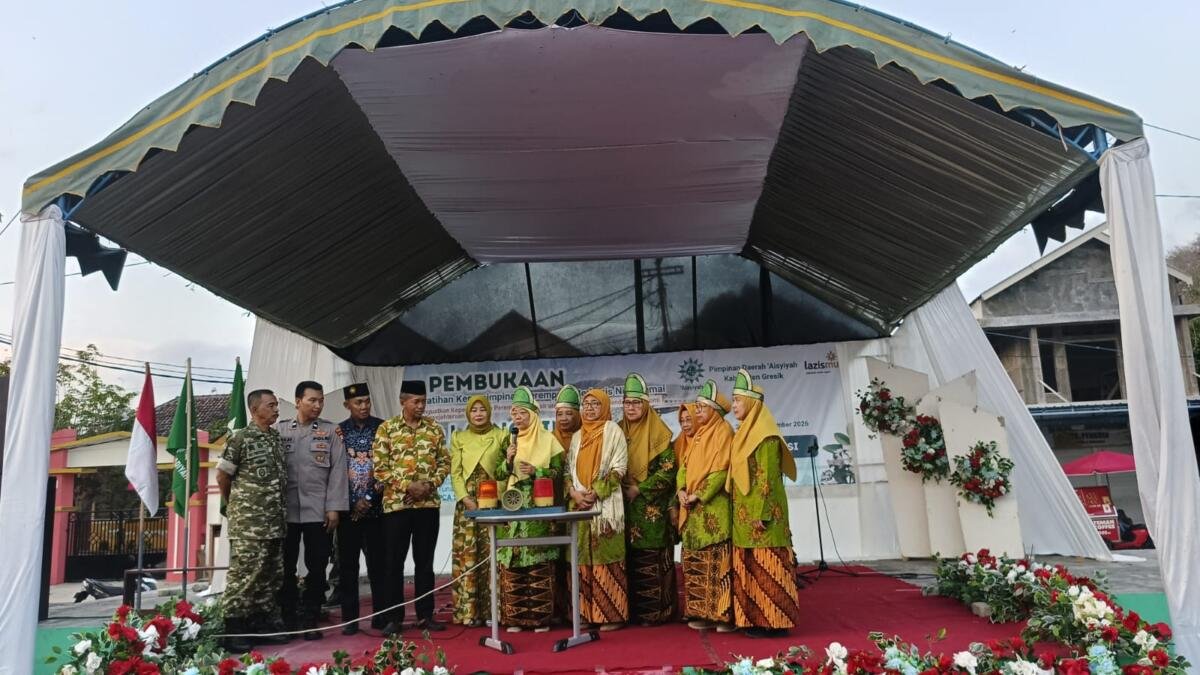 Meriah dan Mengharukan, PCM-PCA Sangkapura dan Tambak Sambut Ketum PP Aisyiyah di Bawean