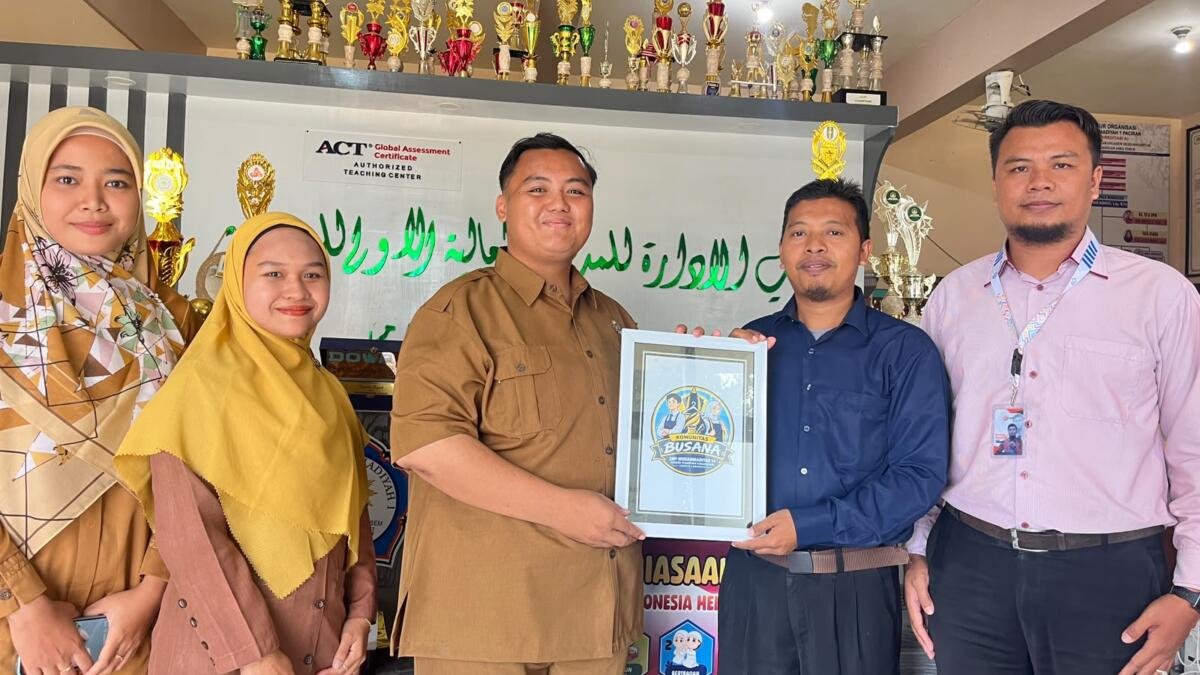 Kolaborasi Pendidikan Berkemajuan, SMPMu Jipat Karangasem Gandeng Mamsaka Tingkatkan Skill Menjahit Siswa