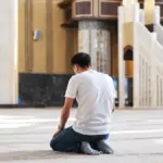 Rezeki Dicari, Allah Jangan Ditinggalkan