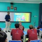 Bukan Sekadar Membersihkan, Tim Cleaning Service SD Mumtaz Dibekali Keterampilan Profesional