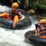Murid SD Musaka Taklukkan Arus Sungai, River Tubing Jadi Penutup Rihlah Kemuhammadiyahan