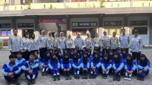 PMR Wira SMA Muha Genteng Kukuhkan Kader dengan Pemberian Asduk Kesehatan