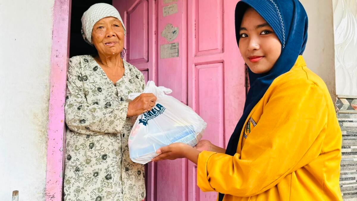 Buka SPMB 2027/2028, SMK Muhammadiyah 8 Paciran Gelar Bakti Sosial