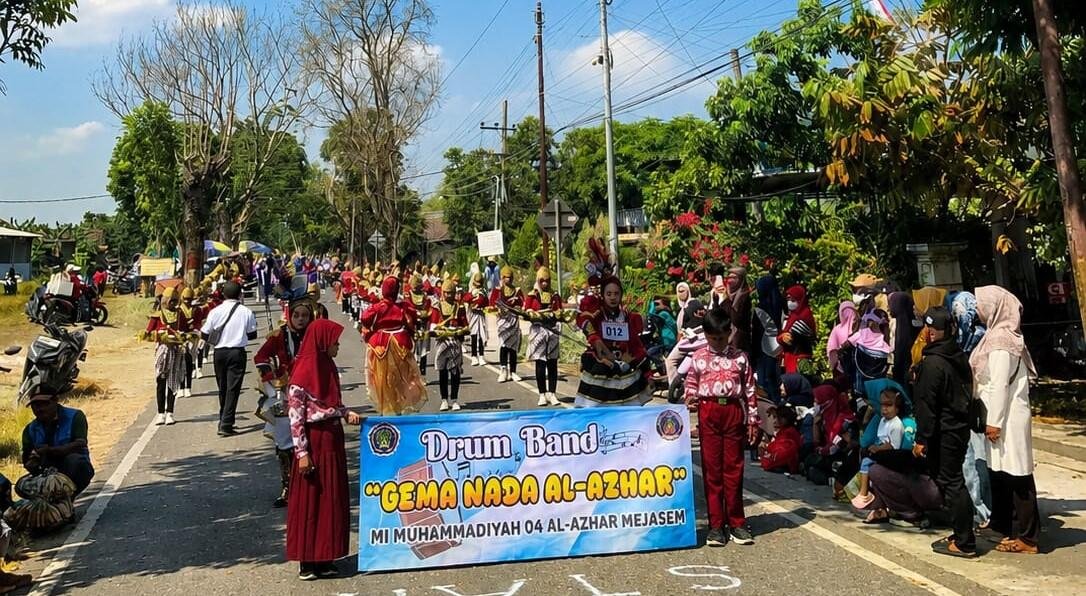 MIM 04 Al-Azhar Raih Empat Prestasi dalam Kejuaraan Drumband SD/MI se-Kecamatan Kanor