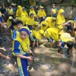 CPA 2 SD Muhammadiyah 18 Surabaya Belajar Mandiri dan Berani di Sebani Waterpark
