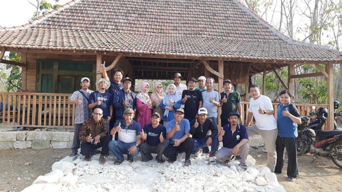 Teguhkan Pilar Ekonomi, Jatam Pucuk Inisiasi Kebun Alpukat